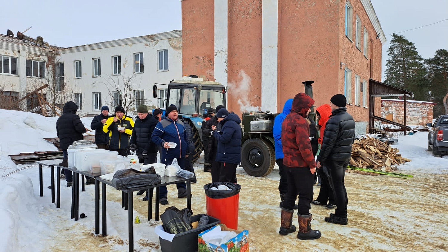 16.02.24 состоялись спортивные соревнования «Зимние игры». В них приняли участие сотрудники разных подразделений  ООО «Агрофирма «Жупиков»