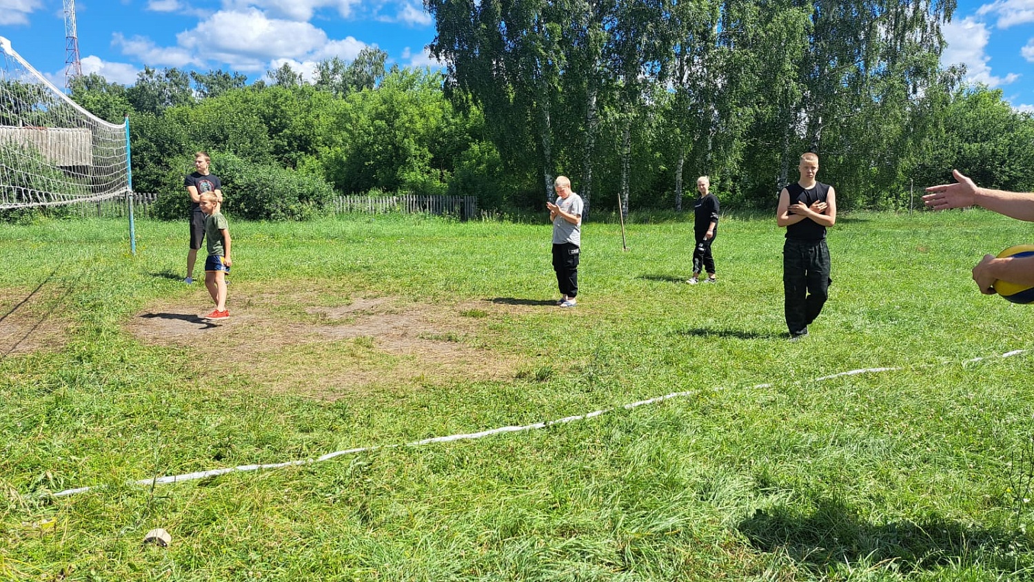 22.06.24г в Дегтянке провели соревнования по "Волейболу".